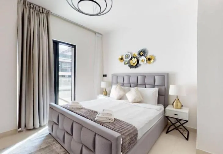 Lavish Stay At 3Br Apartment - Binghatti Creek - Sleek & Sophisticated - Steps Away From Dubai Mall & Burj Khalifa