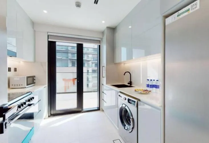 Lavish Stay At 3Br Apartment - Binghatti Creek - Sleek & Sophisticated - Steps Away From Dubai Mall & Burj Khalifa United Arab Emirates